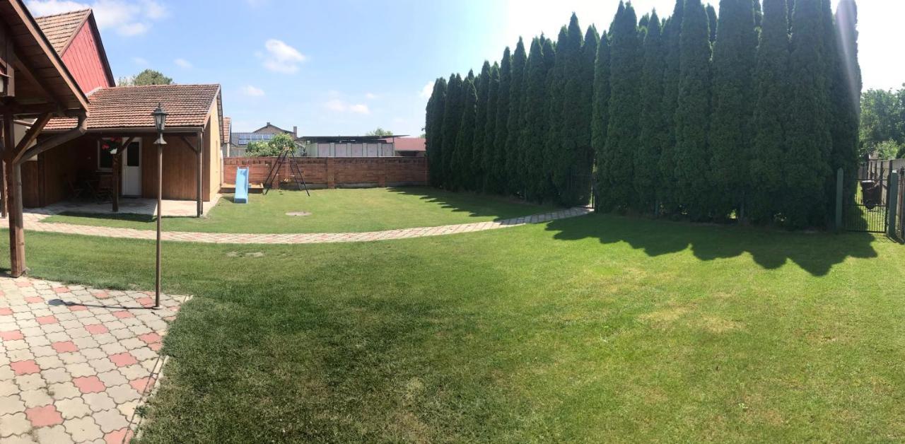 Apartman U Karla Veľký Meder Exterior foto